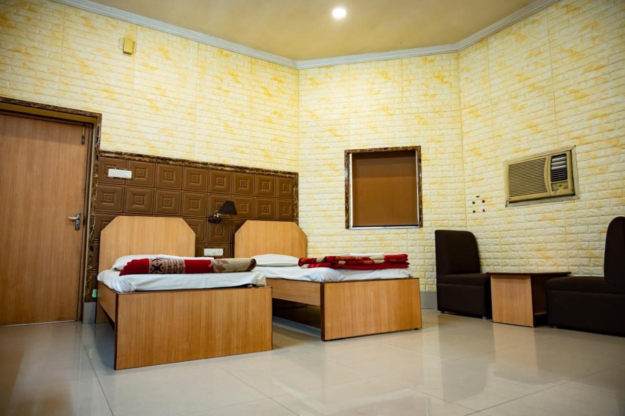 Hotel Komala Vilas Калькутта Экстерьер фото