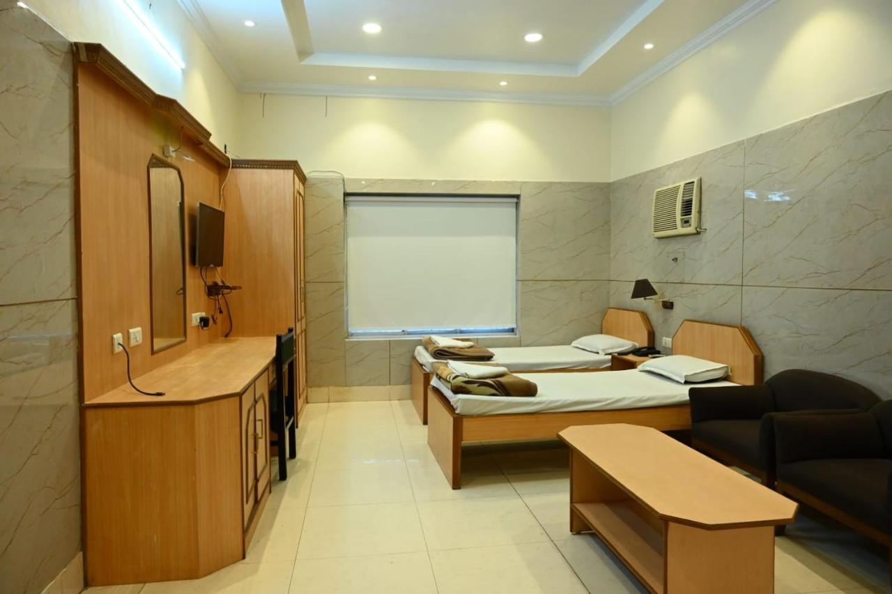 Hotel Komala Vilas Калькутта Экстерьер фото