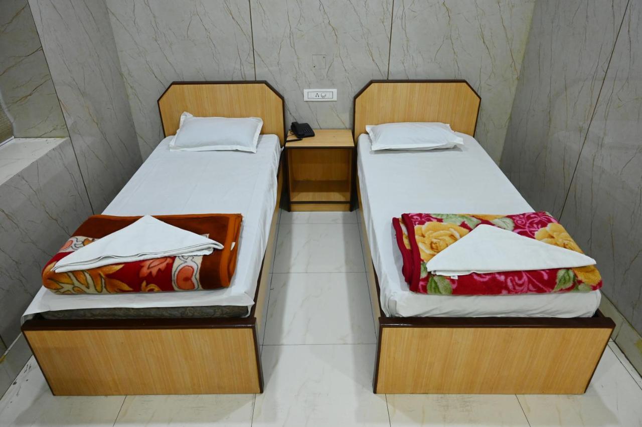 Hotel Komala Vilas Калькутта Экстерьер фото